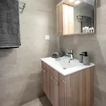 Apartment 2 Bedroom Koshomes1 *