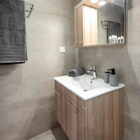 Lägenhet 2 Bedroom Koshomes1 *