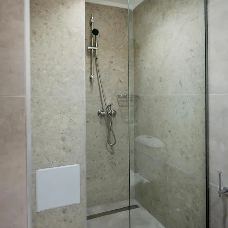 2 Bedroom Koshomes1 Daire